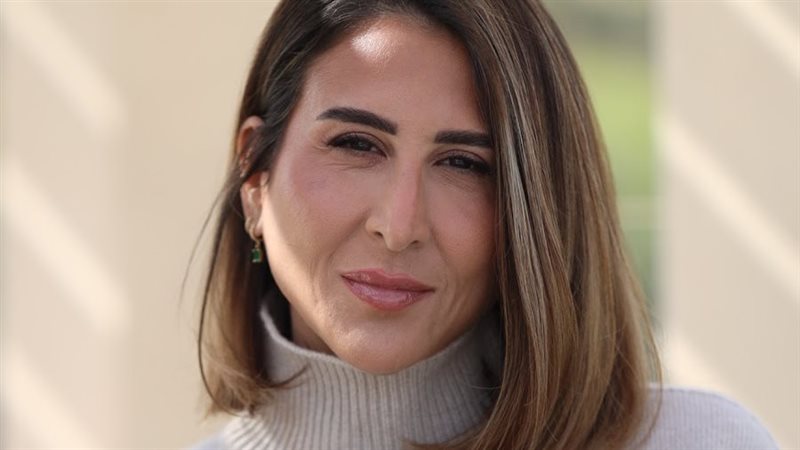 دينا دبور