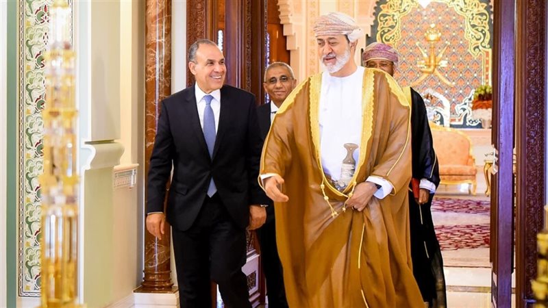 وزير الخارجية وسلطان