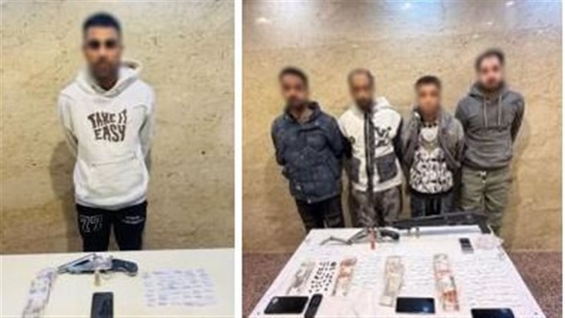 ضبط ٥ خارجين عن القانون