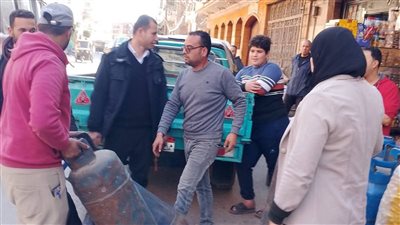 ضبط سيارة خاصة لصاحب مستودع محملة بأسطوانات غاز تبيعها بأسعار مرتفعة بالمنوفية