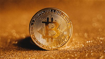 العملات المشفرة ترتفع مع التوترات العالمية وسط تحذيرات من صعود مؤقت
