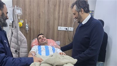 بحالة جيدة .. ممدوح عيد يطمئن على تحسن حالة محمد حمدي بالمستشفى