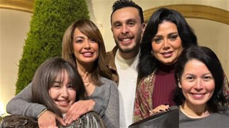 صناع مسلسل روج أسود