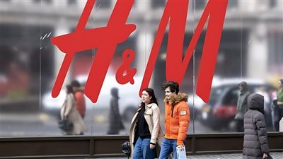 صناعة الملابس من الهواء.. H&M تحول ثاني أكسيد الكربون إلى أزياء 