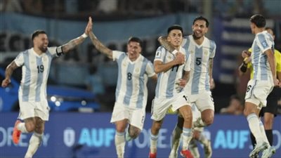 سكالوني يعلن قائمة الأرجنتين لمواجهة جواتيمالا.. ميسي يتصدر القائمة 