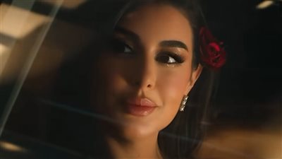 ياسمين صبري في حملة إعلانية جديدة لإحدى العطور العربية 