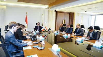 وزير التخطيط يبحث مع وفد فرنسي توسيع نطاق المبادرة الرئاسية حياة كريمة