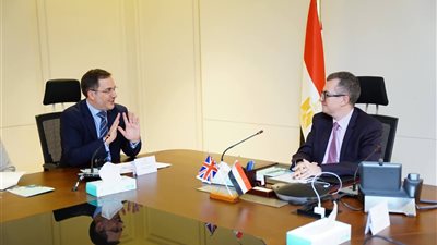 مباحثات مصرية بريطانية لتعزيز الاستثمار في مشروعات البنية التحتية