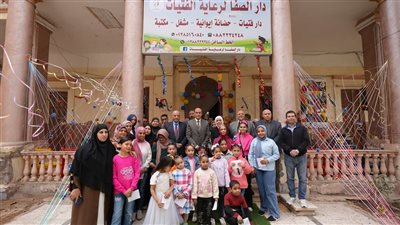 محافظ أسيوط يزور دور رعاية الأيتام ويشارك الأطفال فرحتهم بالعيد