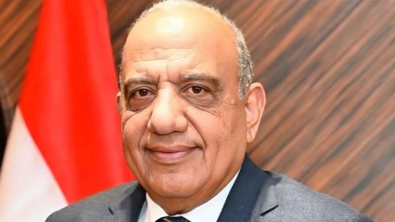 الدكتور محمود عصمت