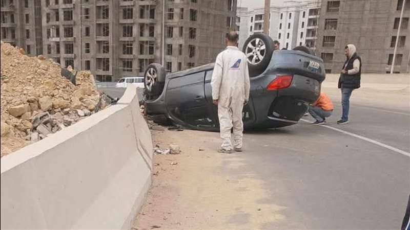السيارة