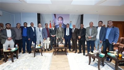 أجواء احتفالية بديوان محافظة أسيوط خلال استقبال المهنئين بالعيد