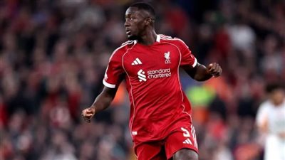 ليفربول يستنكر العنصرية ضد كوناتيه ويصفها بالسلوك الجبان