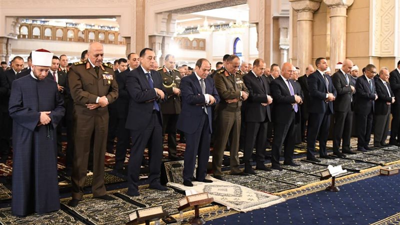 الرئيس السيسي يؤدي