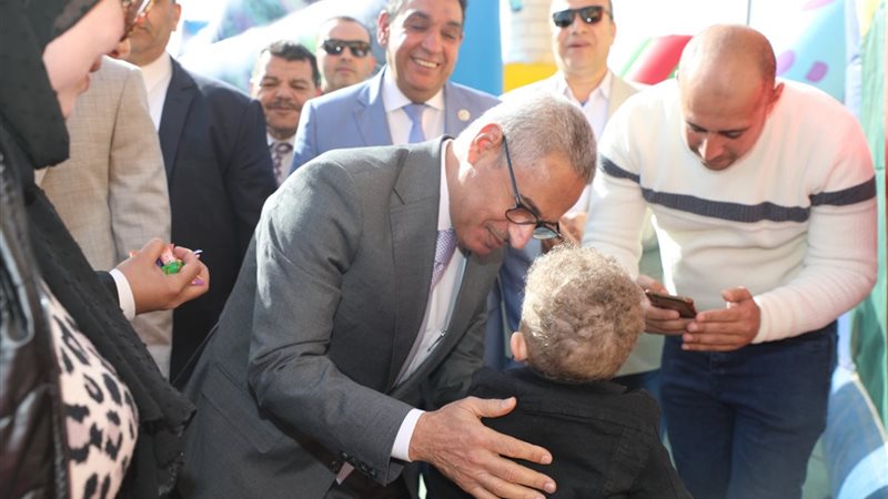 محافظ بنى سويف مع