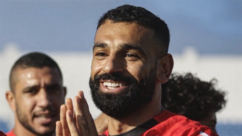 محمد صلاح قائد منتخب