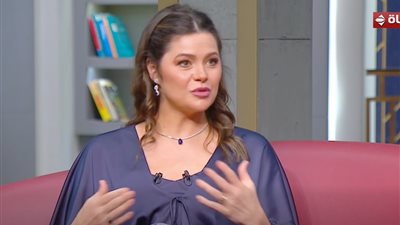 يسرا اللوزي: سعيدة بلقب «أم البنات».. وزواجي المبكر صنع شخصيتي
