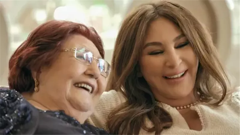 إليسا ووالدتها