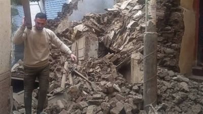 تصدع منزل قديم  بشارع السرطان بمدينة طوخ بمحافظة القليوبية 