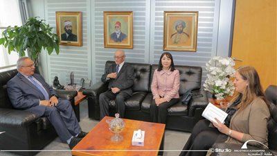 مدير مكتبة الإسكندرية يستقبل سفير اليابان لتعزيز أواصر التعاون