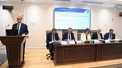 طاقة النواب توافق على 5 قوانين للترخيص لوزير البترول بالتعاقد مع شركات دولية