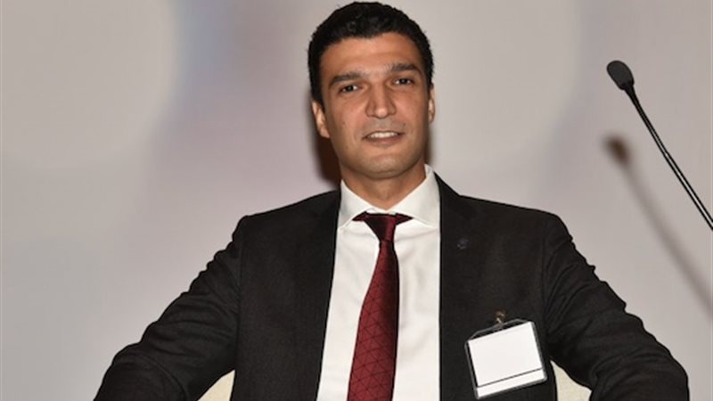 وزير الصناعة المهندس