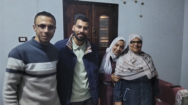 الأم المثالية ببنى