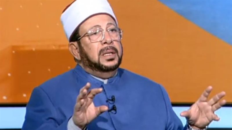 الدكتور عبد العزيز
