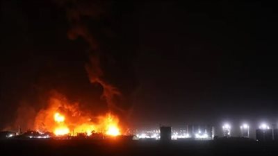 مطار الكويت الدولي.. حريق في خزان وقود بعد تعرضه لهجوم بمسيرات