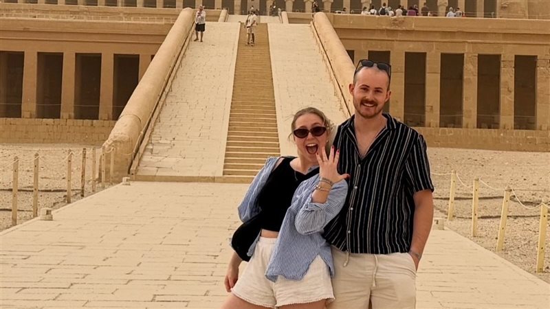 الشاب البريطاني وزوجته
