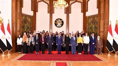 وزيرة الثقافة : احتفاء الرئيس السيسي بالمرأة المصرية يؤكد تقدير لدورها 