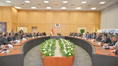 وزير الاستثمار يبحث آليات التوسع الخارجي وتعزيز النفاذ للأسواق الدولية
