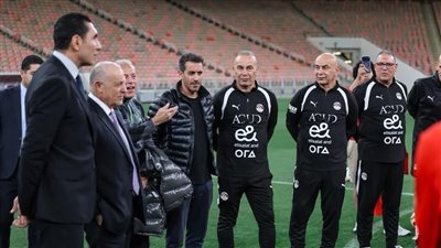 منتخب مصر يختتم تدريباته لمواجهة السعودية غداً.. ووزير الرياضة يجتمع باللاعبين