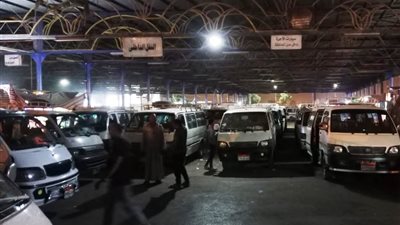 محافظ أسوان يوجة بتشديد الرقابة على خطوط السير والمواقف 