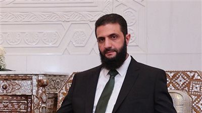 قنينة مياه تعاند الشرع في موقف طريف وتساعده المحاوره على فتحها