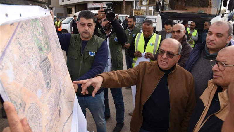 متابعة تنفيذ خط مياه