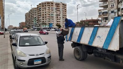 حملات مكثفة لرفع القمامة وتحسين النظافة بعدة مناطق بحي الأربعين