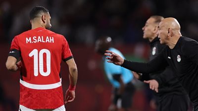 حسام حسن يوجه رسالة مفاجأة لمحمد صلاح: «اللعب في الدوري السعودي شرف»
