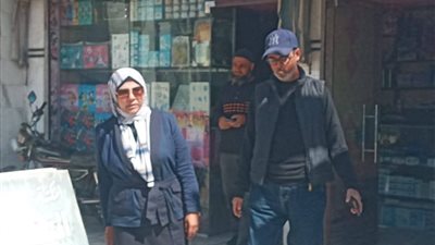 رئيس حي فيصل بالسويس تقود جولة ميدانية للتأكيد على تطبيق مواعيد الغلق 