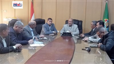 سكرتير عام الفيوم يعقد اجتماعاً لمتابعة تطبيق مواعيد غلق المحال العامة