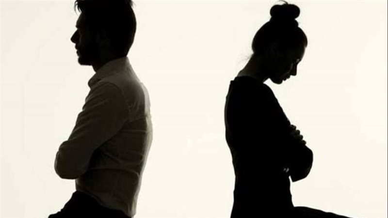 كيف يبدأ الطلاق العاطفيمن