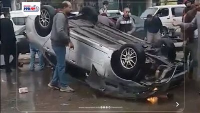 تزامنا مع سقوط الأمطار.. انقلاب سيارة أعلى محور حسب الله الكفراوي بالقاهرة