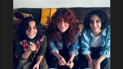 متجاهلة اتهامها بقضية السرقة.. أول ظهور لــ جيهان الشماشرجي مع أصدقائها 