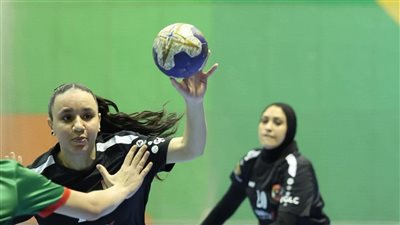 الأهلي يفوز على سبورتنج في مباراة مثيرة بدوري كرة اليد للسيدات