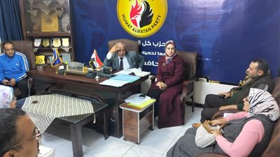 نواب حماة الوطن بالسويس يواصلون لقاءاتهم بالجماهير والاستجابة لمطالبهم