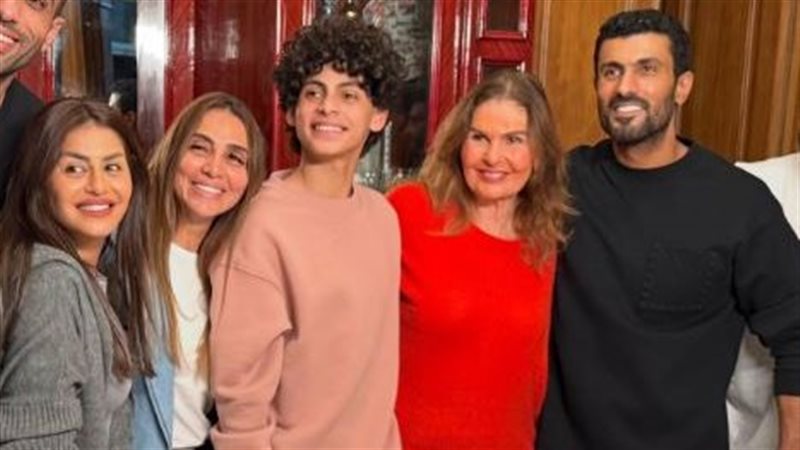 منة فضالي ويسرا ومحمد