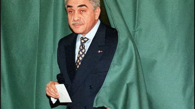 الرئيس الجزائري السابق