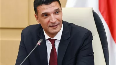 وزير الصناعة يمنح مصانع مستحضرات التجميل مهلة عام لتوفيق الأوضاع الجديدة