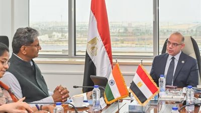 وزير الاستثمار يبحث مع السفير الهندي تعميق الشراكة وزيادة التجارة