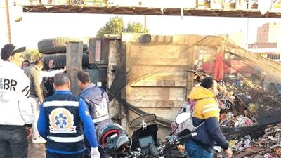 شاهد عيان يروي تفاصيل مصرع طفلة وإصابة أخرى أسفل مقطورة بحلوان